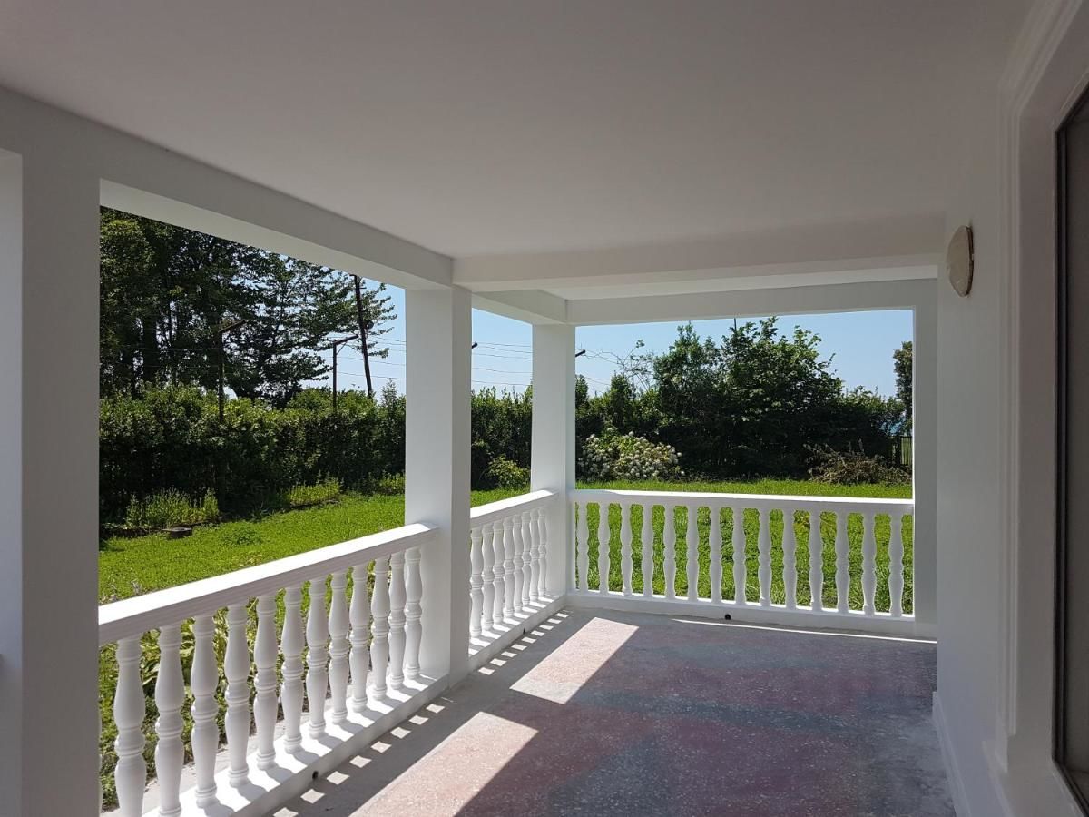 Дома для отпуска Bobokvati Beach Holiday Home Кобулети