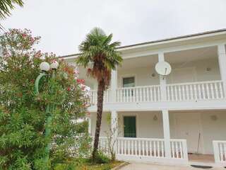 Дома для отпуска Bobokvati Beach Holiday Home Кобулети Дом для отпуска-37