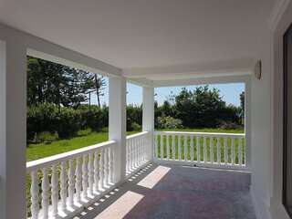 Дома для отпуска Bobokvati Beach Holiday Home Кобулети Дом для отпуска-9